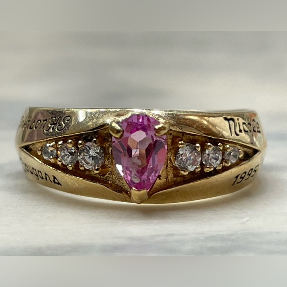 Vintage 1995 Class Ring Gold plated Pink Pear Stone CZ Accent Wildcats HS Size 6 - Picture 2 of 15